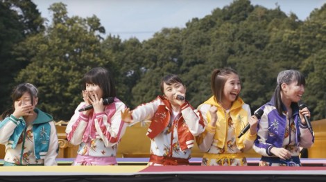 momoclo-the-golden-history-mv